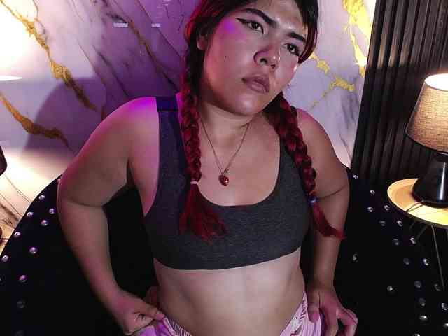 allieBootty webcam