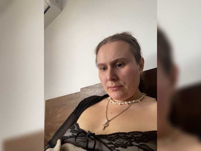 Elya6, live now on BongaCams