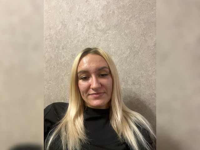 44enji — live female cam