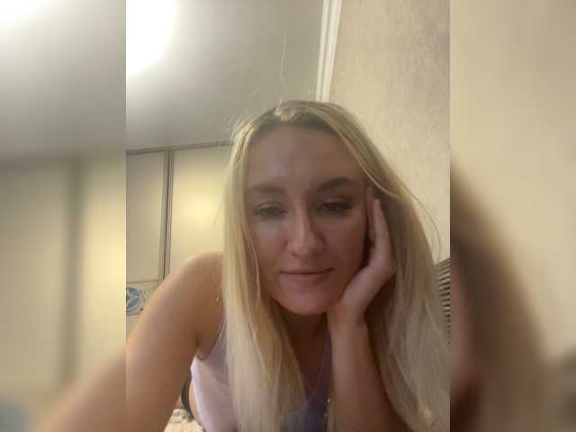 44enji — live female cam