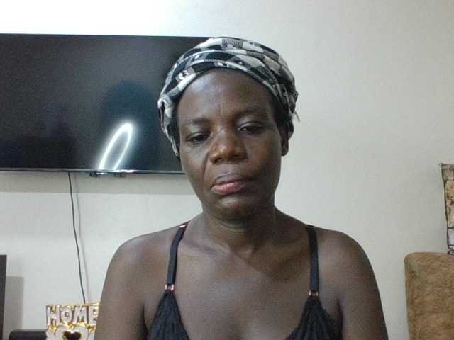 blaqqueen1 live cam on BongaCams