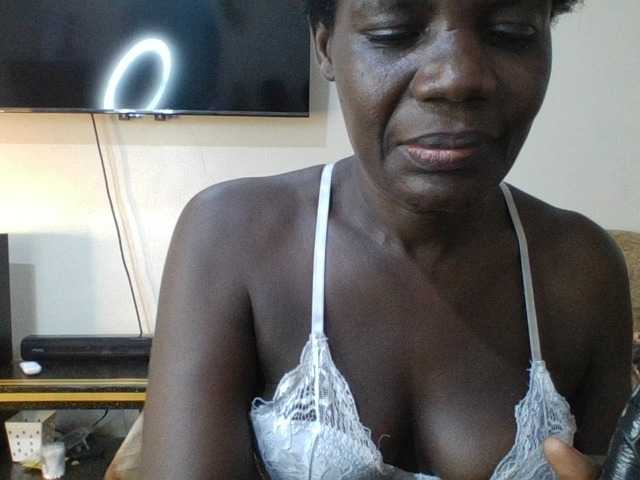 blaqqueen1 live cam on BongaCams