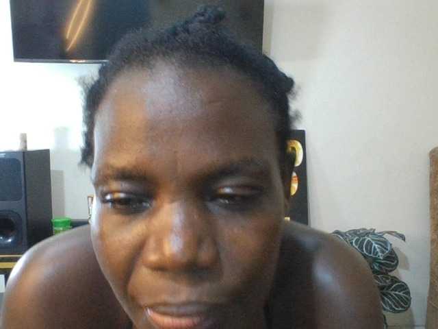 blaqqueen1 live cam on BongaCams