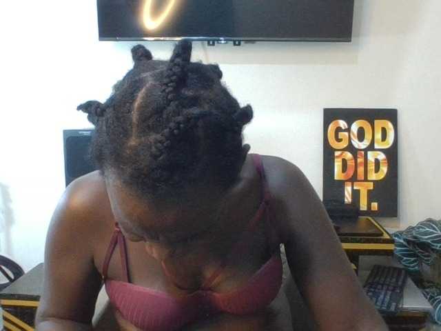 blaqqueen1 live cam on BongaCams