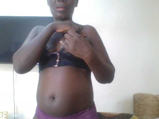 blaqqueen1 live cam on BongaCams