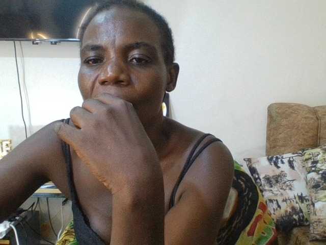blaqqueen1 live cam preview
