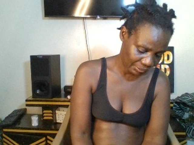 blaqqueen1 live cam on BongaCams