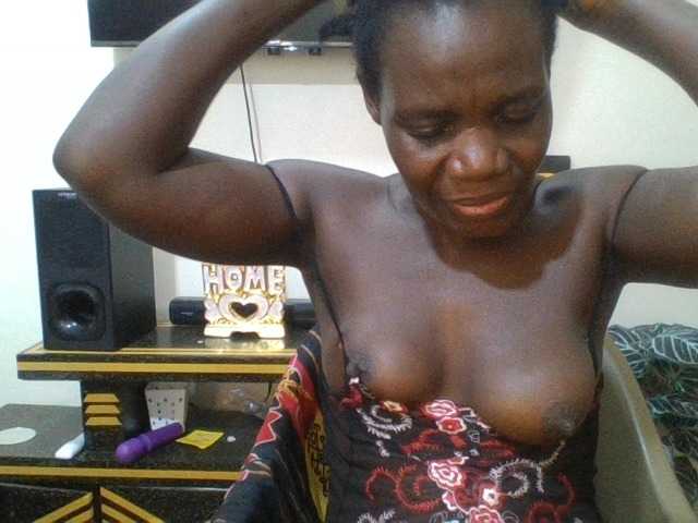 blaqqueen1 live cam on BongaCams