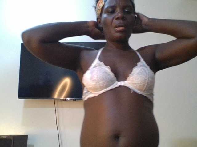 blaqqueen1 live cam on BongaCams