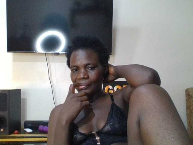 blaqqueen1 live cam on BongaCams