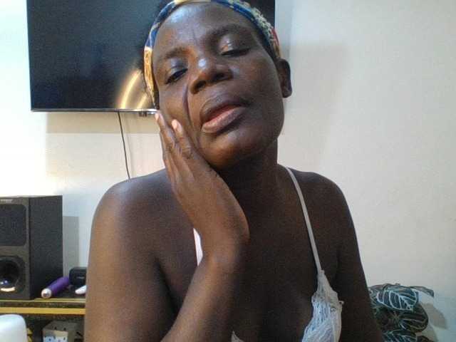 blaqqueen1 live cam on BongaCams