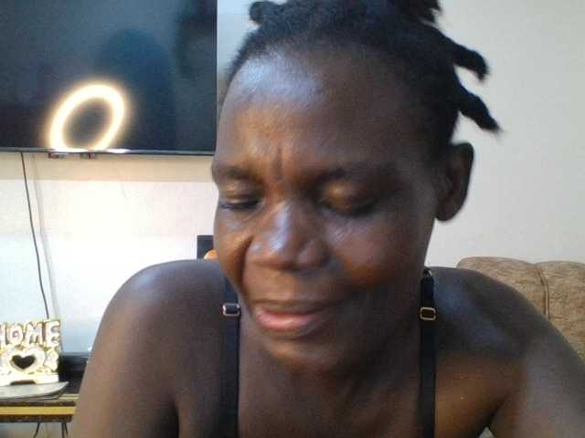 blaqqueen1 live cam preview