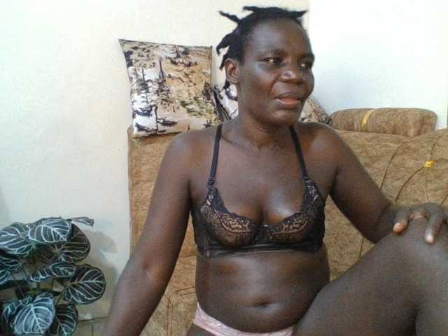 blaqqueen1 live cam preview