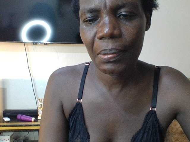 blaqqueen1 live cam on BongaCams
