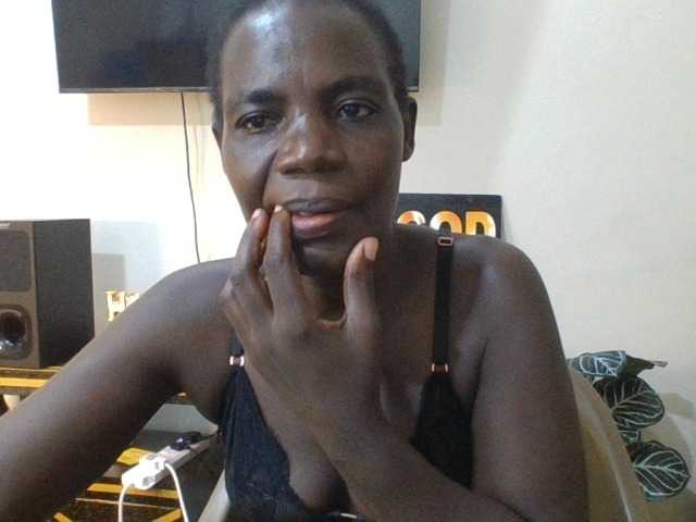 blaqqueen1 live cam preview