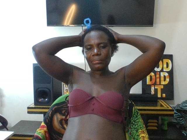 blaqqueen1 live cam on BongaCams
