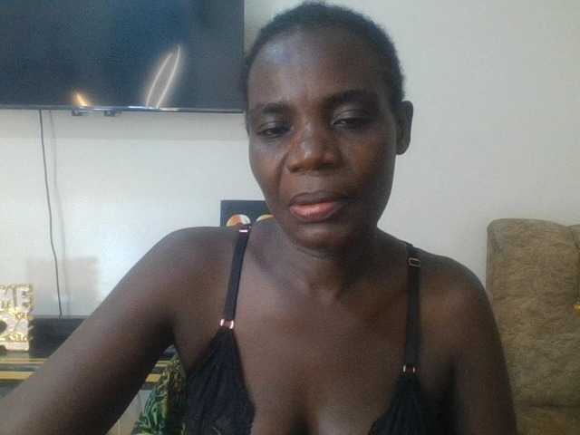 blaqqueen1 live cam on BongaCams
