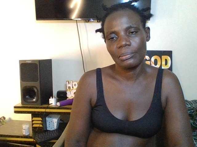 blaqqueen1 live cam on BongaCams