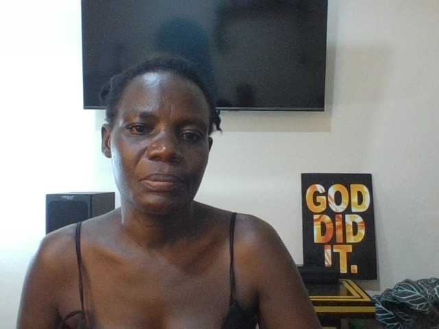 blaqqueen1 live cam on BongaCams
