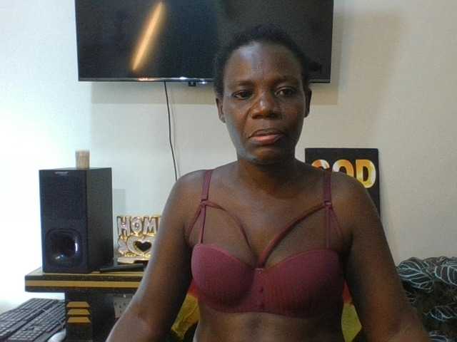 blaqqueen1 live cam on BongaCams