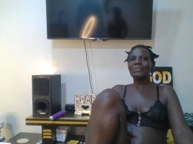 blaqqueen1 live cam on BongaCams