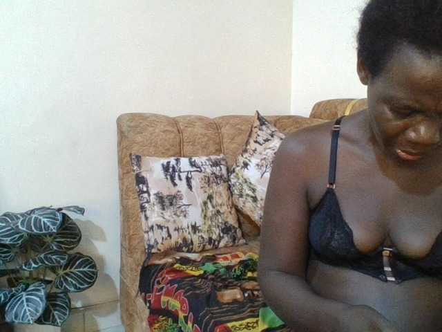 blaqqueen1 live cam preview