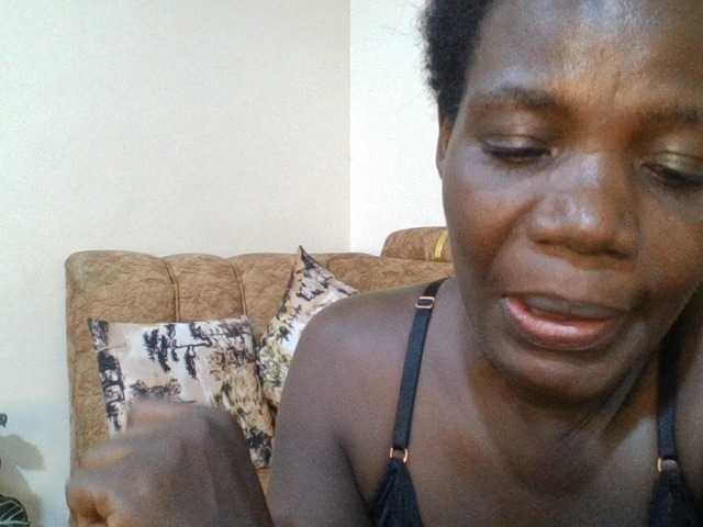 blaqqueen1 live cam preview