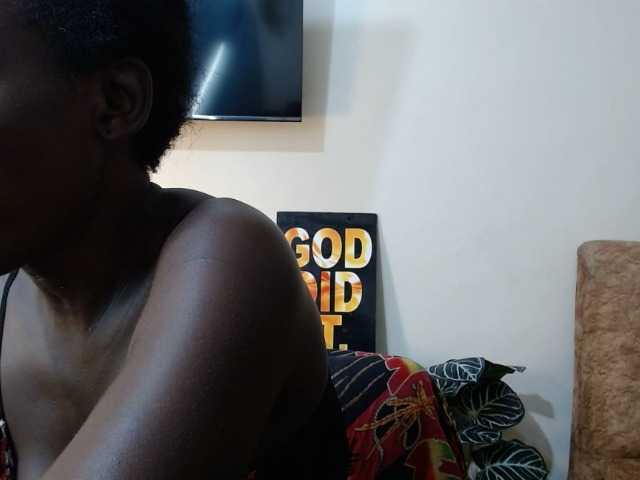 blaqqueen1 — live female cam
