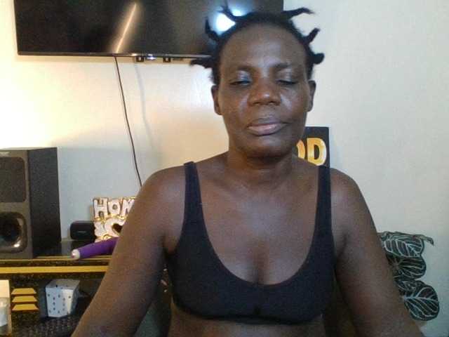 blaqqueen1 live cam on BongaCams