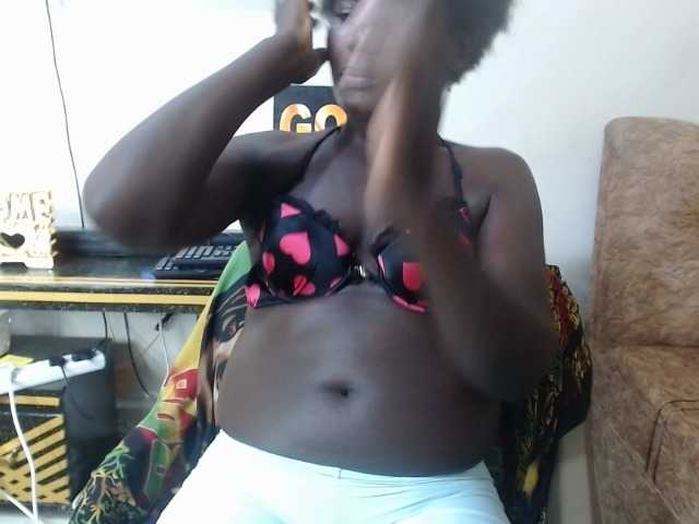 blaqqueen1 live cam on BongaCams