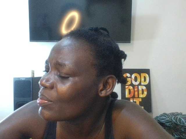 blaqqueen1 live cam on BongaCams