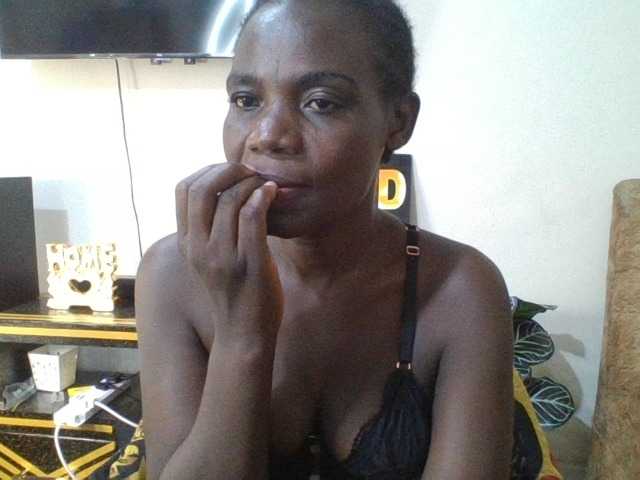 blaqqueen1 live cam preview