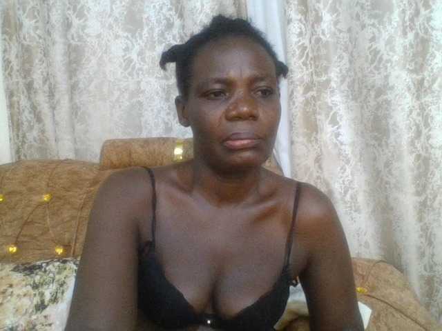 blaqqueen1 live cam on BongaCams
