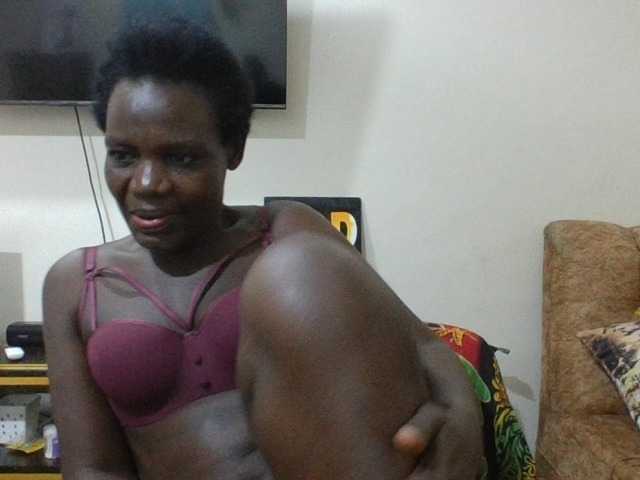 blaqqueen1 live cam on BongaCams