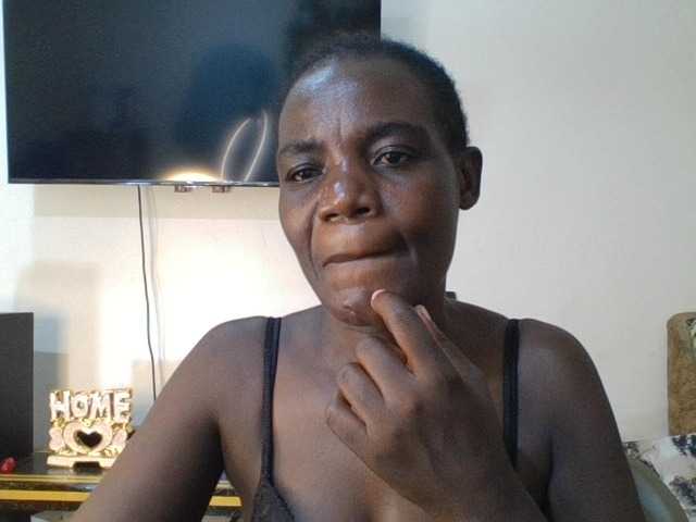blaqqueen1 live cam on BongaCams