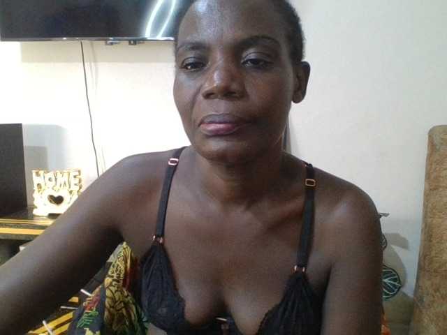 blaqqueen1 live cam on BongaCams