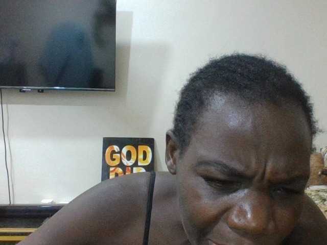 blaqqueen1 live cam preview