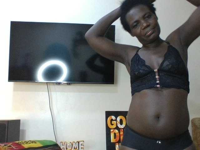blaqqueen1 live cam on BongaCams
