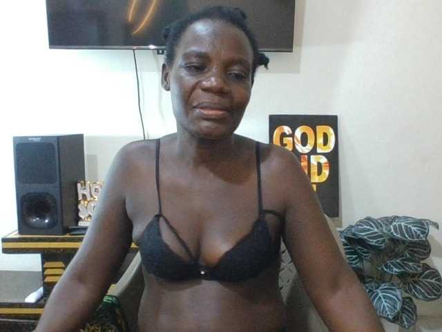 blaqqueen1 live cam on BongaCams