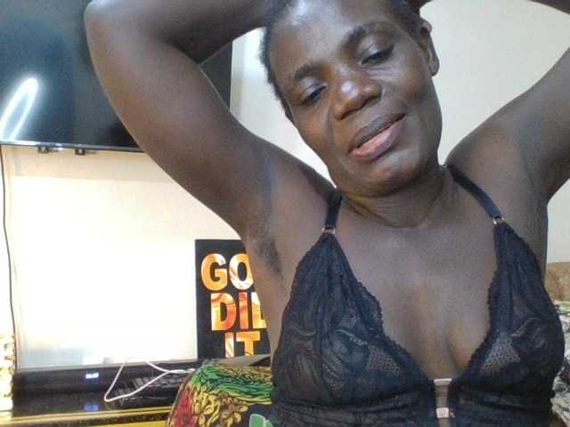 blaqqueen1 live cam on BongaCams