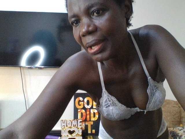 blaqqueen1 live cam on BongaCams