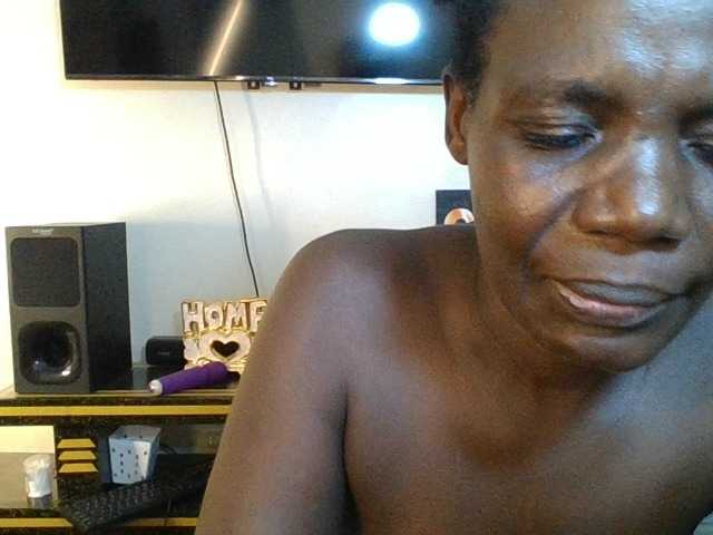 blaqqueen1 live cam on BongaCams