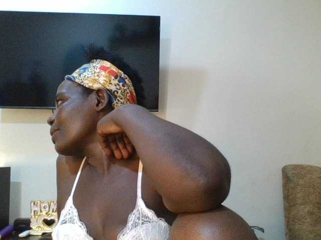 blaqqueen1, en vivo ahora en BongaCams