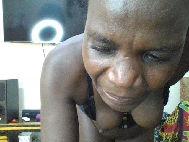 blaqqueen1 live cam on BongaCams