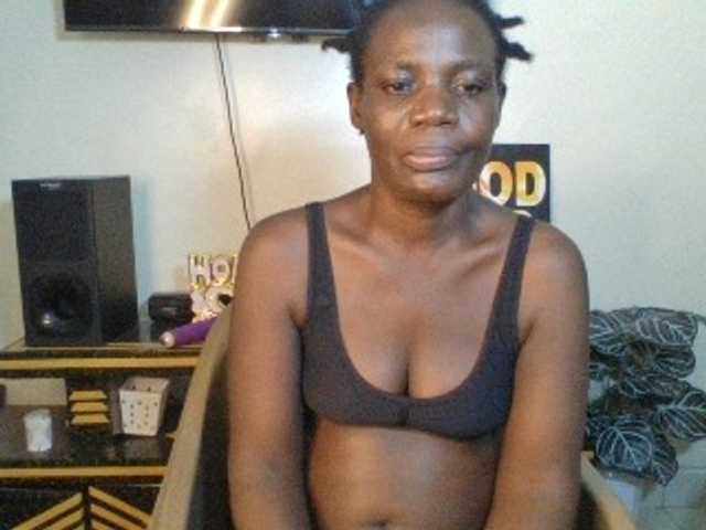 blaqqueen1 live cam on BongaCams