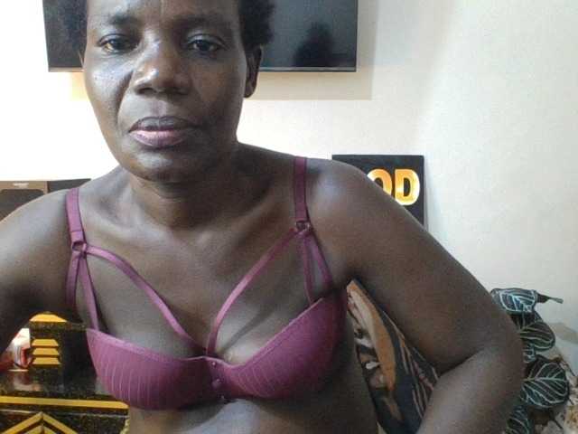 blaqqueen1 live cam preview