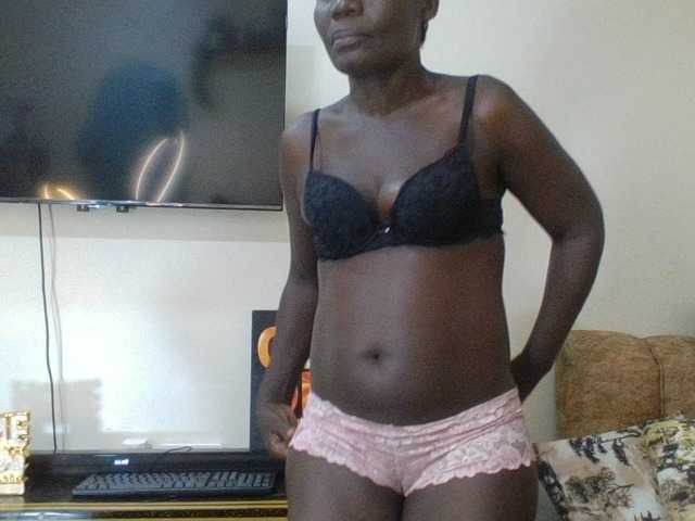 blaqqueen1 live cam preview