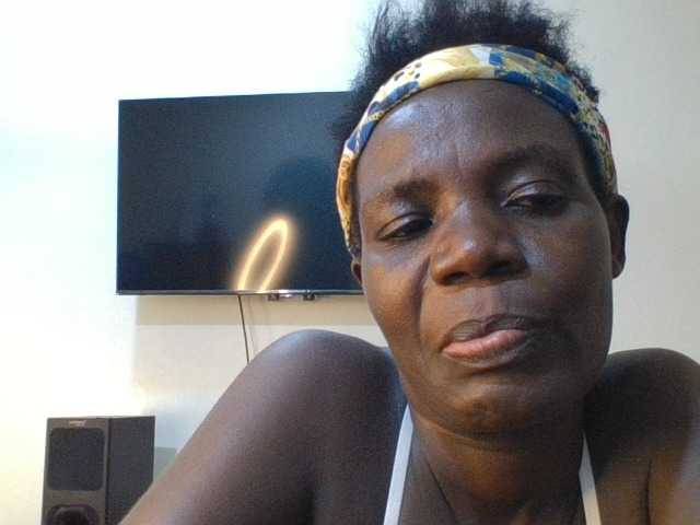 blaqqueen1 live cam on BongaCams