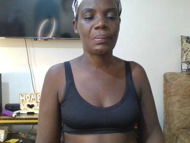 blaqqueen1, en directo ahora en BongaCams