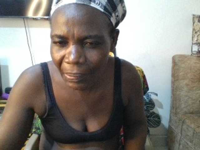 blaqqueen1 live cam on BongaCams